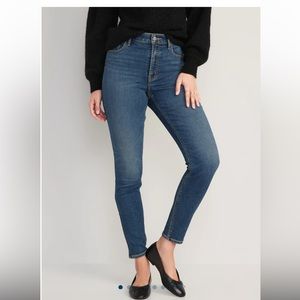 High-Wasted Super Skinny Built in Warm Jeans